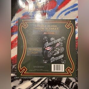 Luxury Plush Throw Blanket - Black and Red